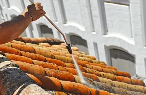 Nettoyage de toitures - Verrières-en-Forez